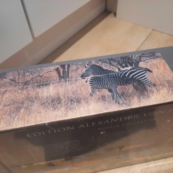 HEYE PANORAMA 1000 PIECE PUZZLE ZEBRA MARE FEEDING BABY....BRAND NEW! - Picture 4 of 5